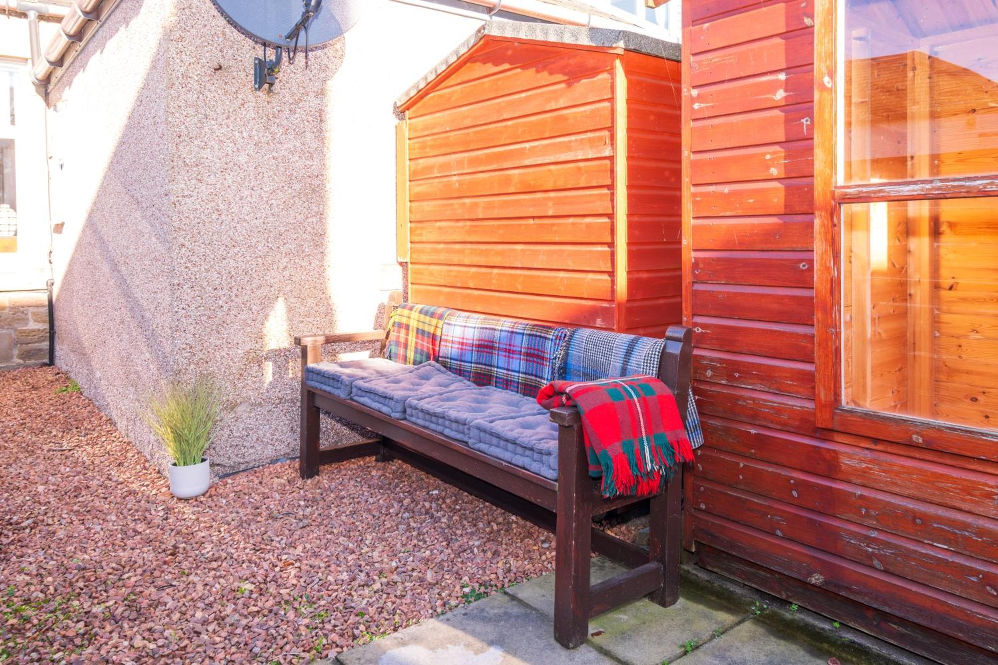The Beach And Golfers Cottage Monifieth Bagian luar foto